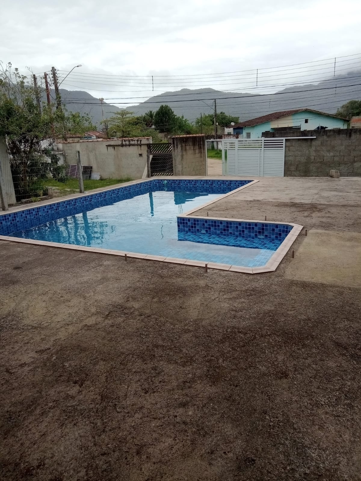 ÓTIMO IMÓVEL COM PISCINA NO LITORAL SUL DE SP